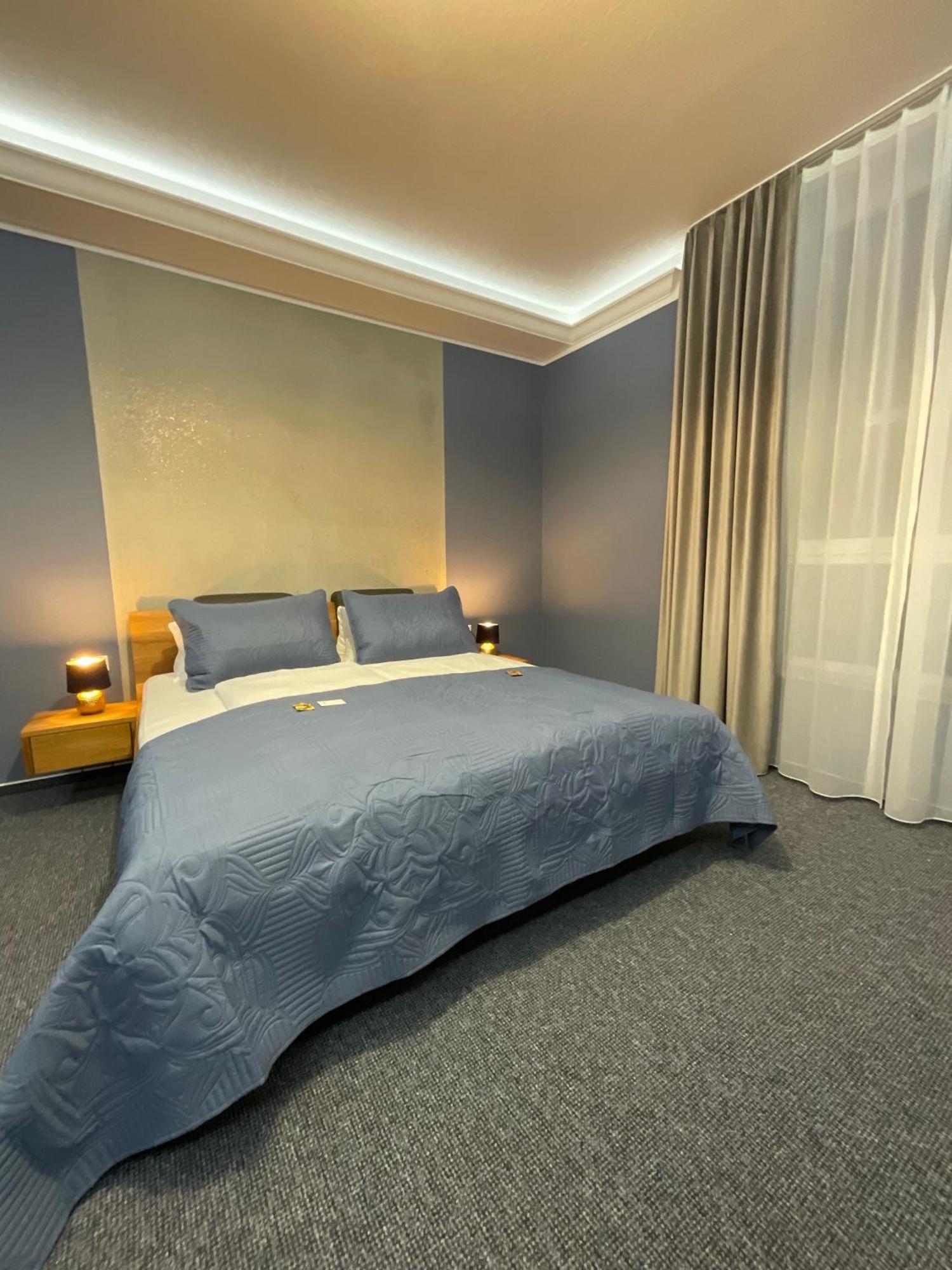 Hotel Residenz Luxury Apartments Метцинген Экстерьер фото
