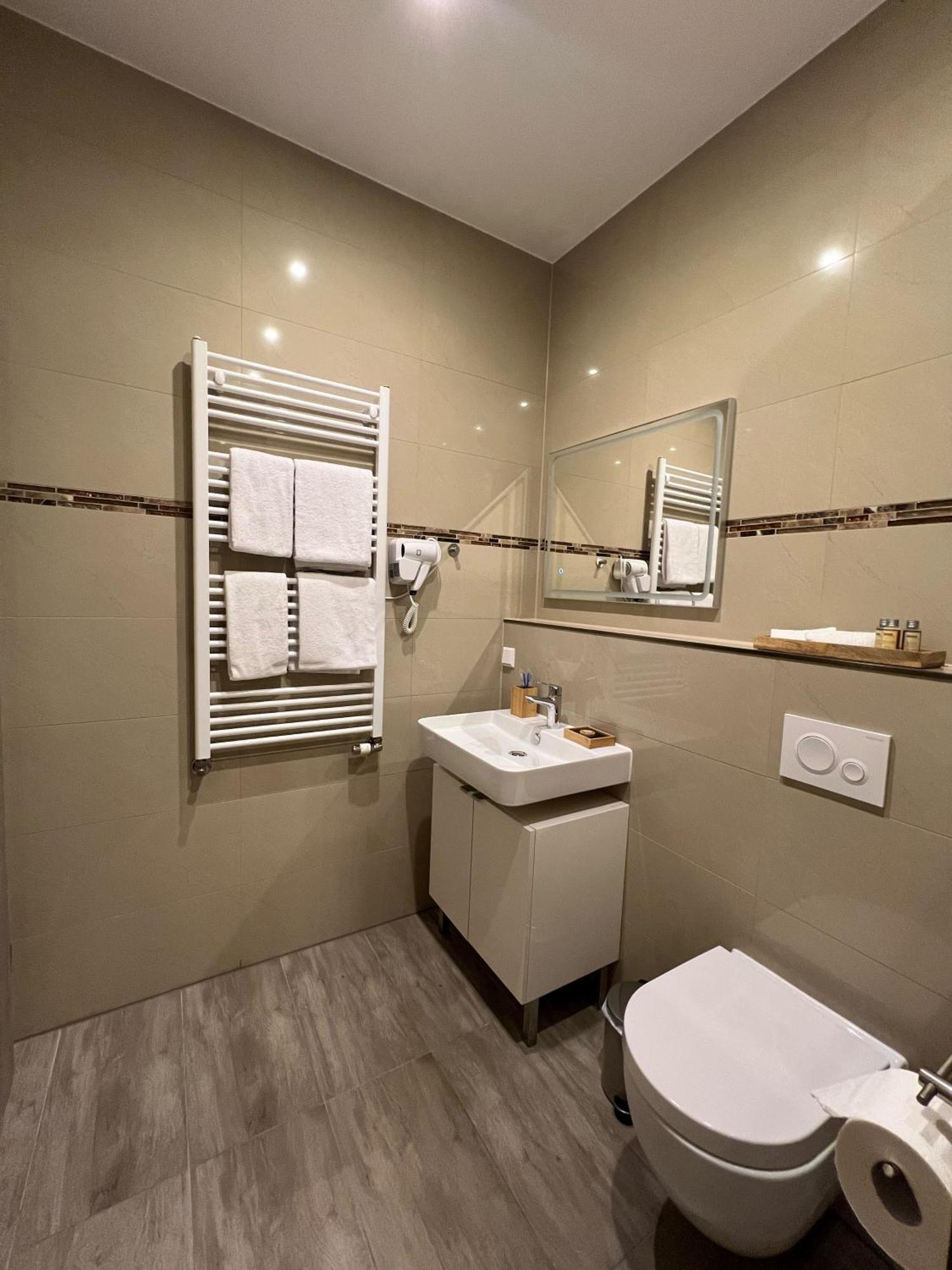 Hotel Residenz Luxury Apartments Метцинген Экстерьер фото