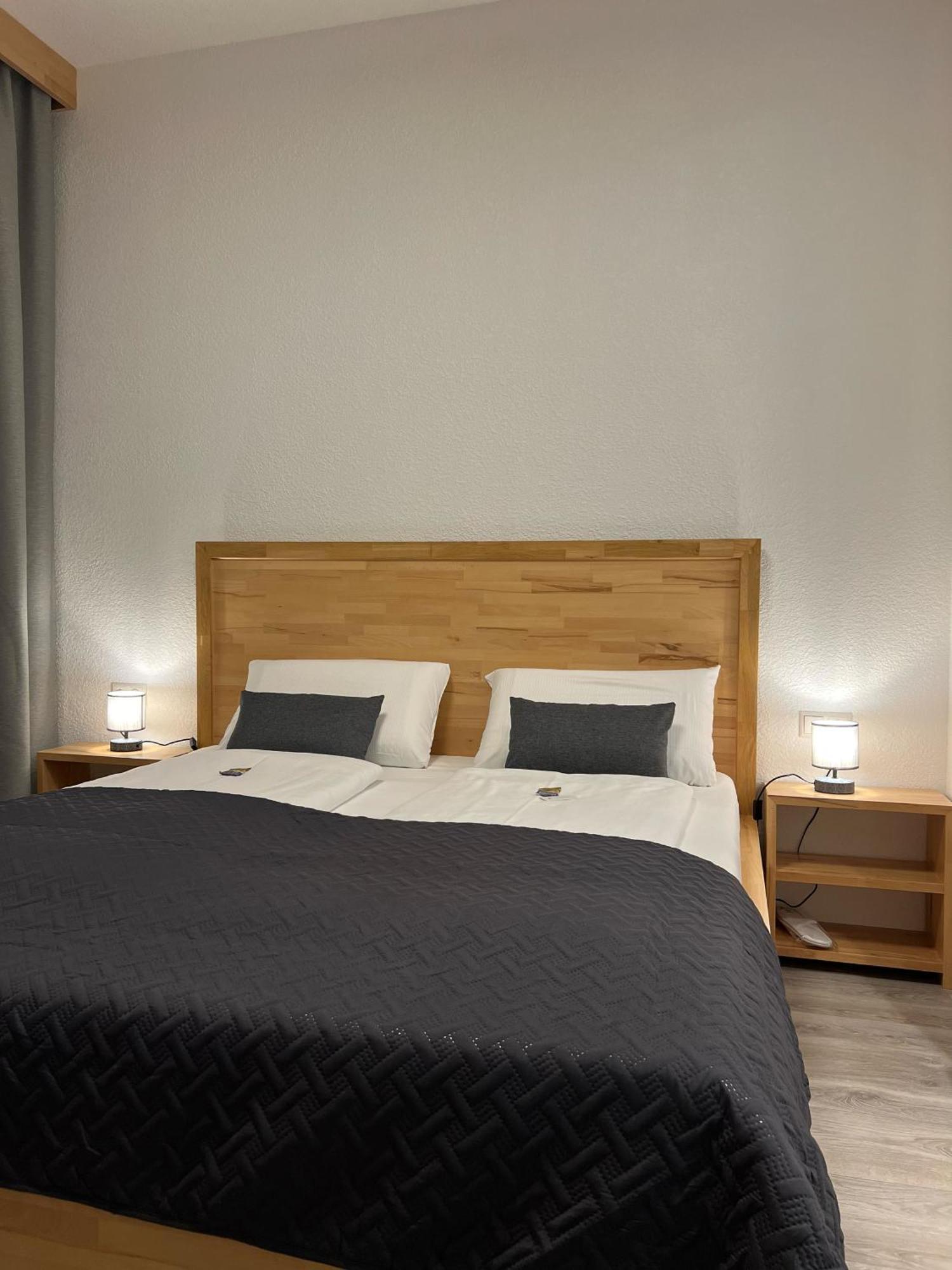 Hotel Residenz Luxury Apartments Метцинген Экстерьер фото
