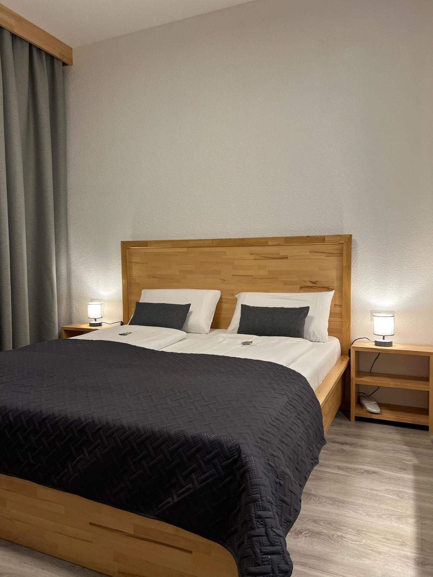 Hotel Residenz Luxury Apartments Метцинген Экстерьер фото
