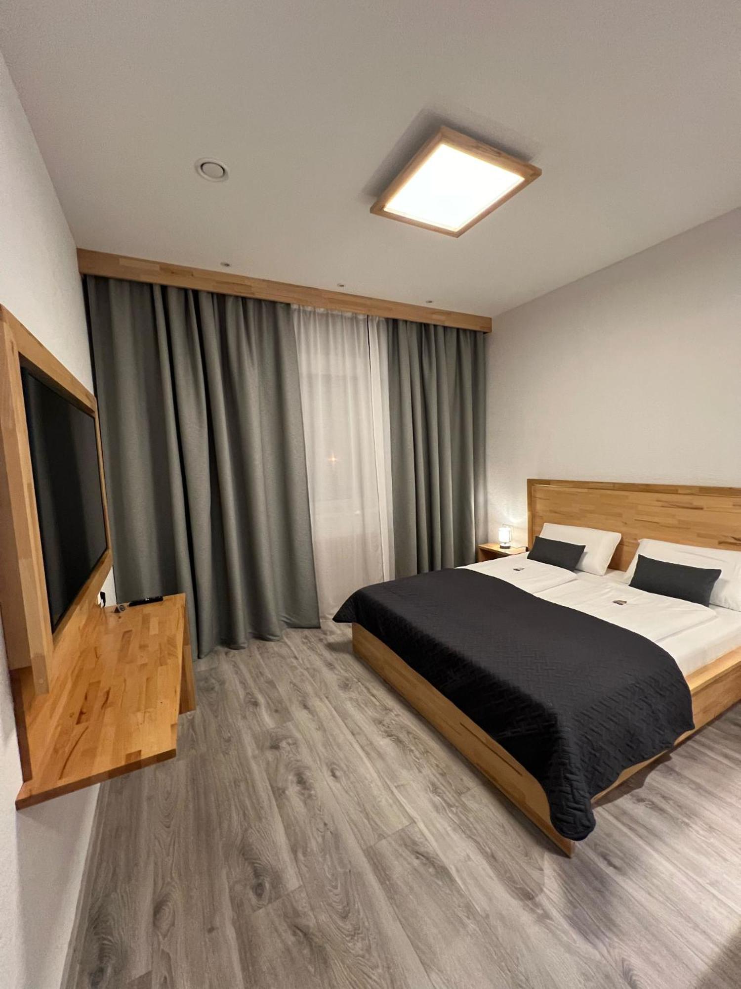 Hotel Residenz Luxury Apartments Метцинген Экстерьер фото